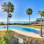 Ocean & Pool View 3-Bedroom Apt.