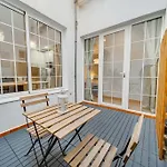 Encantador apartamento con patio