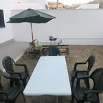 Bajo Con Jardin En Primera Linea De Playa