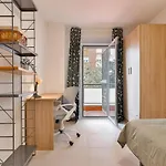 C23 Lovely 4 Bedroom Close To Maria Zambrano