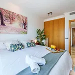Sea Views & Parking - Soho Cozy Apartment