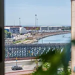 Sea Views & Parking - Soho Cozy Apartment