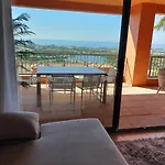 Royal Apartment 2 /Freewifi,Sharedpool,Freeparking