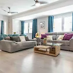 Cosy Flat With Private Balcony - Historic Center By Rems