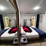 Shanti\'S Andalusian Rooms