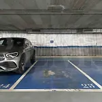 Luxurious Apartment In Center With Parking By Rems