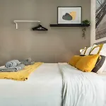 Modern Studio w/ Private Rooftop Terrace