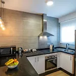New Luxury House In The Center! Nuevo Piso De Lujo En El Centro.