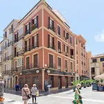 Cozy Cathedral Apartment in Málaga