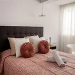Central Malaga - Steps From The Beach & Historic Center