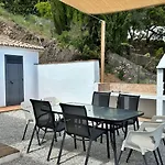 Hugo Villas Cómpeta by Bossh Hotels