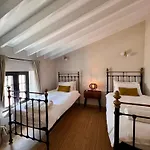 Renovated Cinema Town House In Comares
