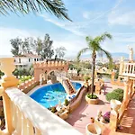 Villa rural en Málaga con piscina y vistas al mar