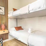 Spacious 3 Bedroom Apartment By Rems