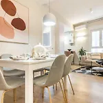 Spacious 3 Bedroom Apartment By Rems