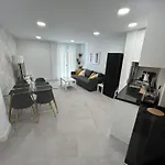 Amazing City Center Apartment