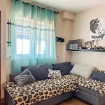10 Min To Beach Cosy Flat