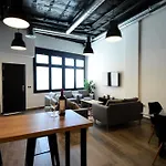 Fabrica Del Lujo En El Centro De Malaga