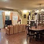 Villa Pinares-Malaga: pool, garden, garaje, wifi,