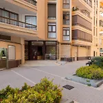 C36 Elegant 2 Bdr Apt Amazing Views