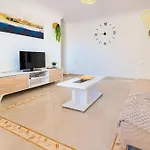 Piso Con Terraza Y Vistas