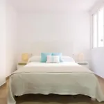 Charming Apartment Malagas Moon