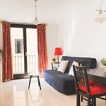 Centrico Apartamento En Calle Carreteria - Malaga