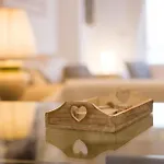 Atarazanas River Road Apartment