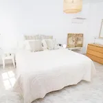 C57 - Spacious And Bright Apartment