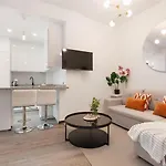 Menaleka\'S House 7