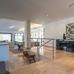 Villa Uno - Stunning 4 Bedroom Villa With Pool
