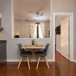 Cathedral Suites - City Center Apartment