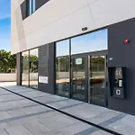 Malaga Eye Pool & Parking Free