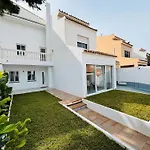 Luxurious And Modern Family Home
