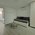 1 Room Junto A Monte Victoria