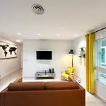 Larios Steps Apartment By Ele Apartments