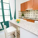 Carreteria Apartment - Historic Centre