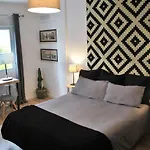 The Boho-Chic Oasis, Lovely City Center Apartment