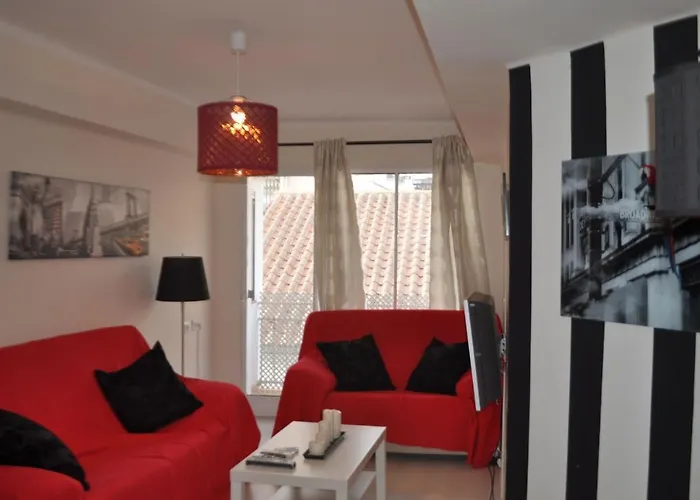 Nice Flat -200M Center-2 Baths- 3 Bedrooms 5Pers