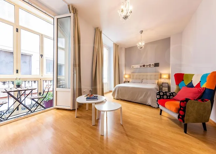 Central Studio With Patio And Balcony