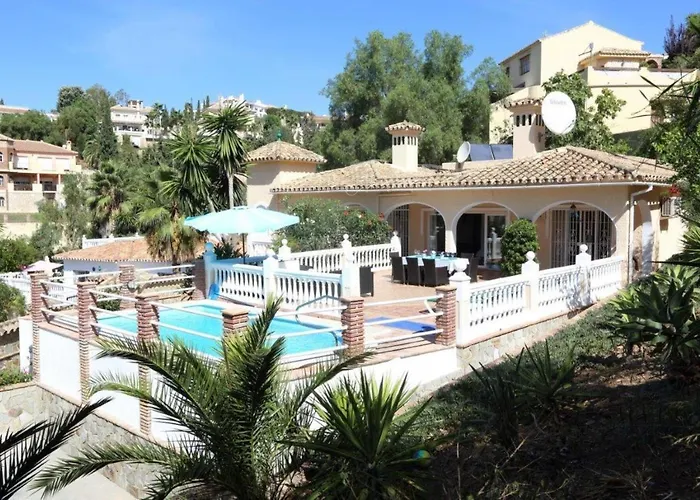 Remarkable 5-Bed Villa in Fuengirola costa del sol