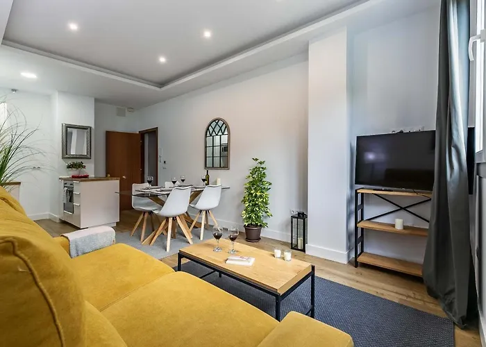 HomeAbroad Apartments - Alameda de Colón
