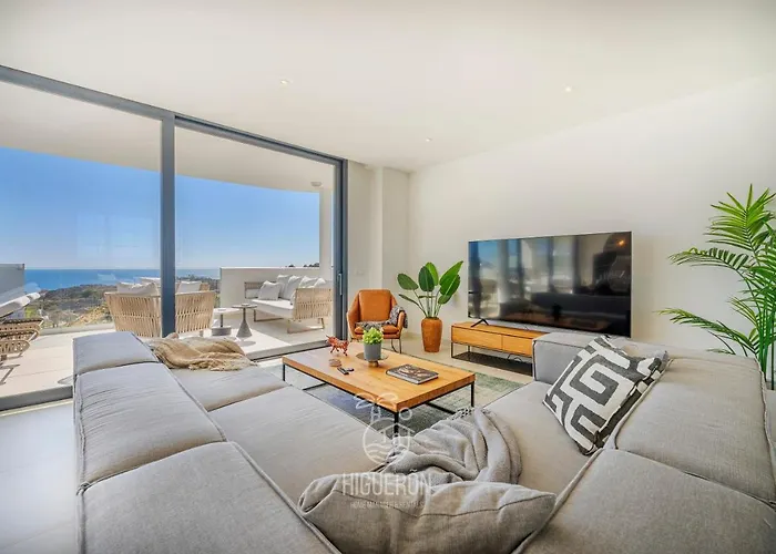 Exclusive. Best location. Sea views. Higueron West