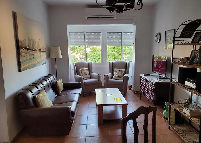 Apartamento de tres habitaciones en Málaga Carranque