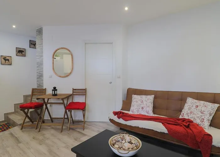 C40 - Warm Duplex In Malaga Center