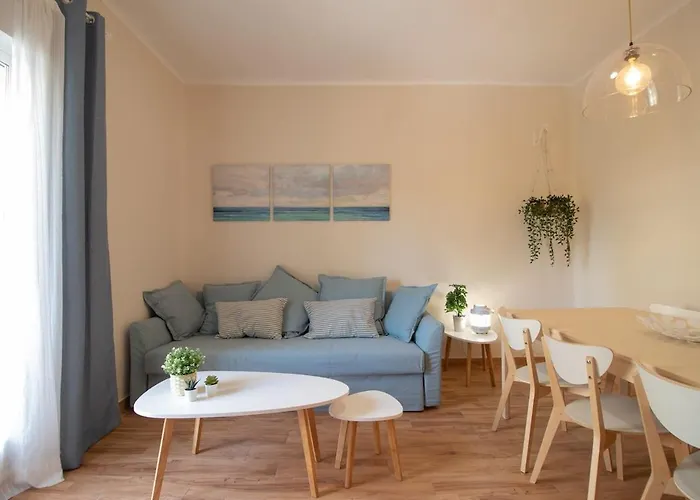 C102 - Huge And Stylish 5 Bedroom By The Center