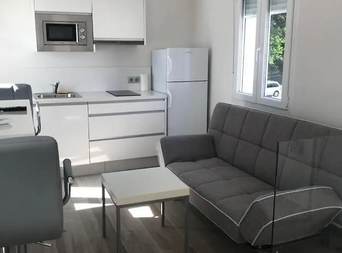 Estudio Junto A Paseo Marítimo Antonio Banderas
