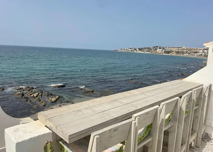 Primera Línea de playa con vistas al mar
