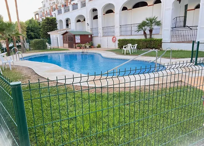 Apartamentos Malagatravelbook Piscina Y Parking Gratis