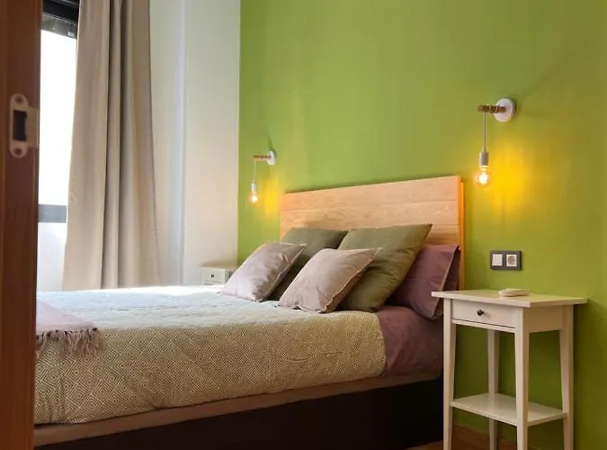 Amazing Apartment In The Heart Of Malaga Pool & Free Parking